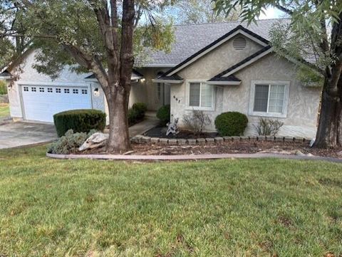 Photo of 667 Reddington Drive, Redding, CA 96003 (MLS # 25-4627)