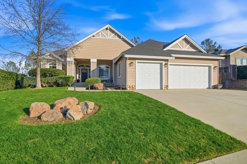 Photo of 4613 Nantucket Drive, Redding, CA 96001 (MLS # 25-5326)