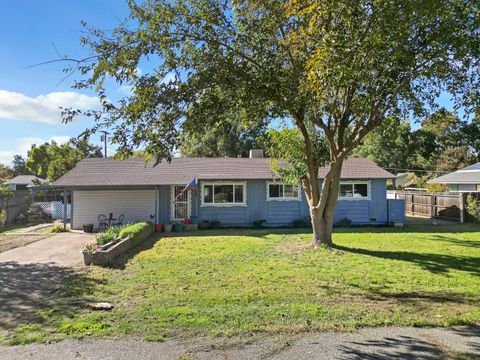 Photo of 13527 Evelyn Street, Red Bluff, CA 96080 (MLS # 26-2017)