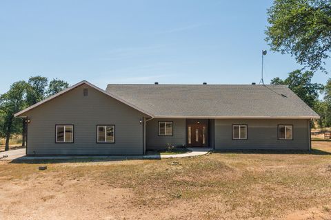 Photo of 13575 Gas Point Road, Igo, CA 96047 (MLS # 26-2450)
