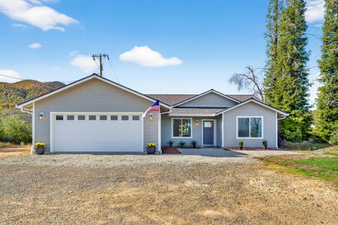 Photo of 15783 Gold Mine Lane, Redding, CA 96001 (MLS # 26-493)