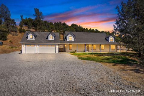 Photo of 13839 Creek Trail, Redding, CA 96003 (MLS # 26-3327)