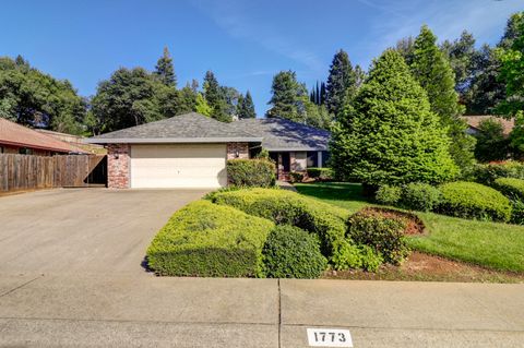 Photo of 1773 Soda Springs Circle, Redding, CA 96002 (MLS # 26-1651)
