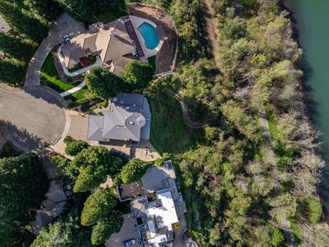 Photo of 416 Arbor Place, Redding, CA 96001 (MLS # 26-1214)