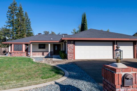 Photo of 3122 Panorama Drive, Redding, CA 96003 (MLS # 25-5027)