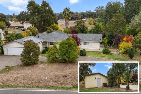 Photo of 18385 Bowman Road, Cottonwood, CA 96022 (MLS # 25-4873)