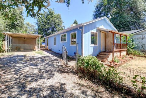 Photo of 3913 La Mesa Avenue, Shasta Lake, CA 96019 (MLS # 25-2893)