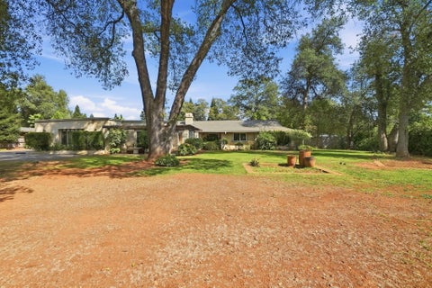 Photo of 4935 Saratoga Drive, Redding, CA 96002 (MLS # 26-5356)