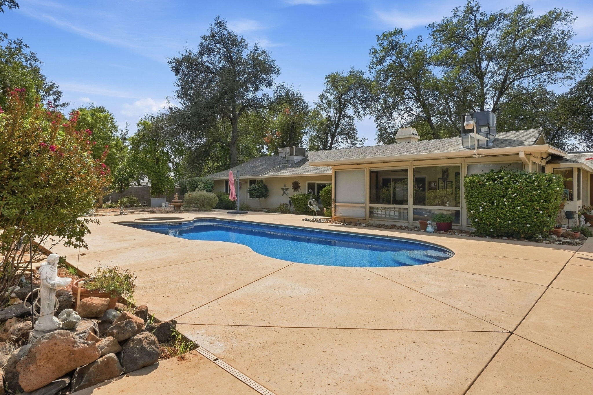 4935 Saratoga Drive