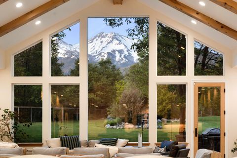 Photo of 1395 Northridge Drive, Mount Shasta, CA 96067 (MLS # 26-2525)