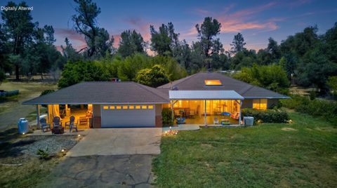 Photo of 17250 Flowers Lane, Anderson, CA 96007 (MLS # 26-3117)