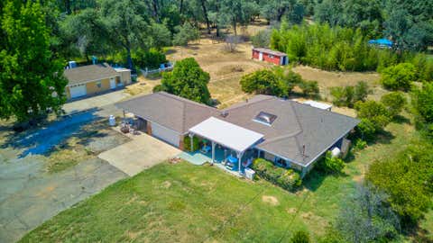 Photo of 17250 Flowers Lane, Anderson, CA 96007 (MLS # 26-3117)
