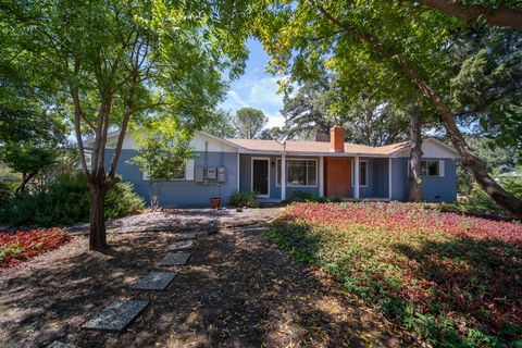 Photo of 14575 Kinney Avenue, Red Bluff, CA 96080 (MLS # 25-3905)