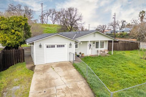 Photo of 910 Aloha Street, Red Bluff, CA 96080 (MLS # 26-773)