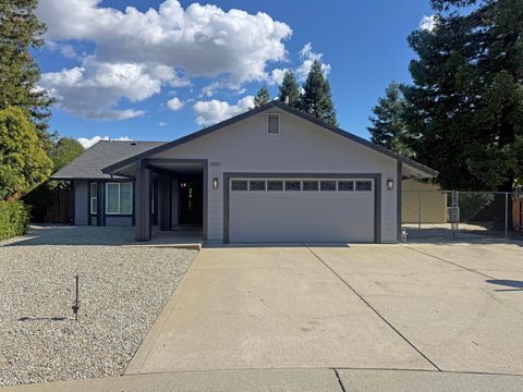 Photo of 3591 Adams Lane, Redding, CA 96002 (MLS # 25-4469)