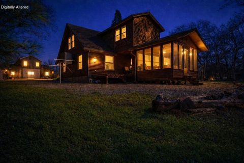 Photo of 18810 Phyllis Road, Cottonwood, CA 96022 (MLS # 26-213)