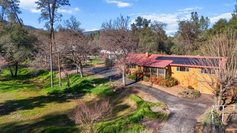 Photo of 12785 Williamson Road, Redding, CA 96003 (MLS # 26-339)