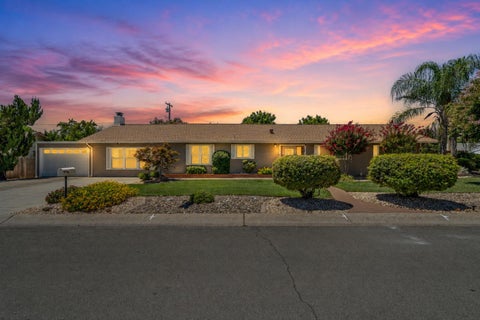 Photo of 2814 Oakview Drive, Redding, CA 96002 (MLS # 26-3317)