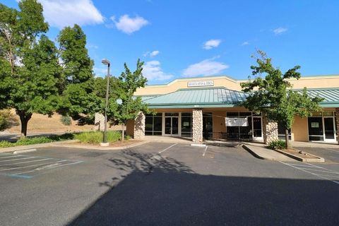 Photo of 1872 Buenaventura Boulevard #1, Redding, CA 96001 (MLS # 26-2122)