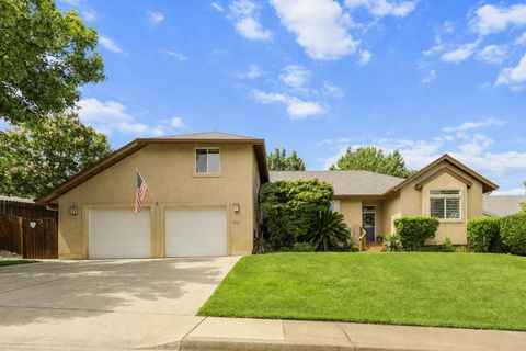 Photo of 672 Reddington Drive, Redding, CA 96003 (MLS # 26-3543)
