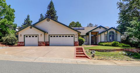 Photo of 3097 Butterfly Lane, Shasta Lake, CA 96019 (MLS # 25-2586)