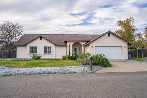 Photo of 21956 Tom Bead Drive, Cottonwood, CA 96022 (MLS # 25-5061)