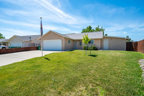 Photo of 16863 Winchell Drive, Redding, CA 96003 (MLS # 26-2978)