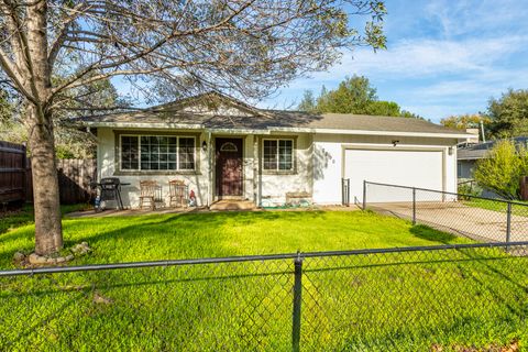 Photo of 2390 Walton Avenue, Shasta Lake, CA 96019 (MLS # 25-5056)