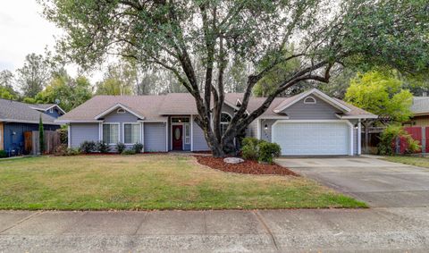 Photo of 1891 Edgewood Drive, Redding, CA 96003 (MLS # 25-4585)