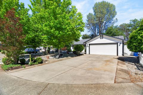 Photo of 3305 Saint Moritz Court, Redding, CA 96002 (MLS # 26-2027)