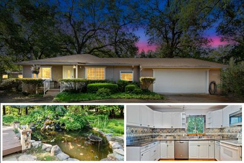 Photo of 1363 College View Drive, Redding, CA 96003 (MLS # 26-1790)