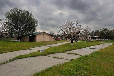 Photo of 19533 Gas Point Road, Cottonwood, CA 96022 (MLS # 26-656)