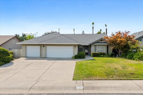 Photo of 2733 Crystal Tree Drive, Redding, CA 96001 (MLS # 25-4557)