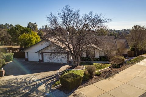 Photo of 4689 Oak Glen Drive, Redding, CA 96001 (MLS # 26-2581)