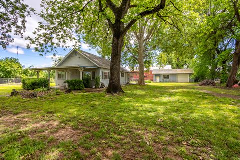 Photo of 2271 Alexander Avenue, Anderson, CA 96007 (MLS # 26-1679)