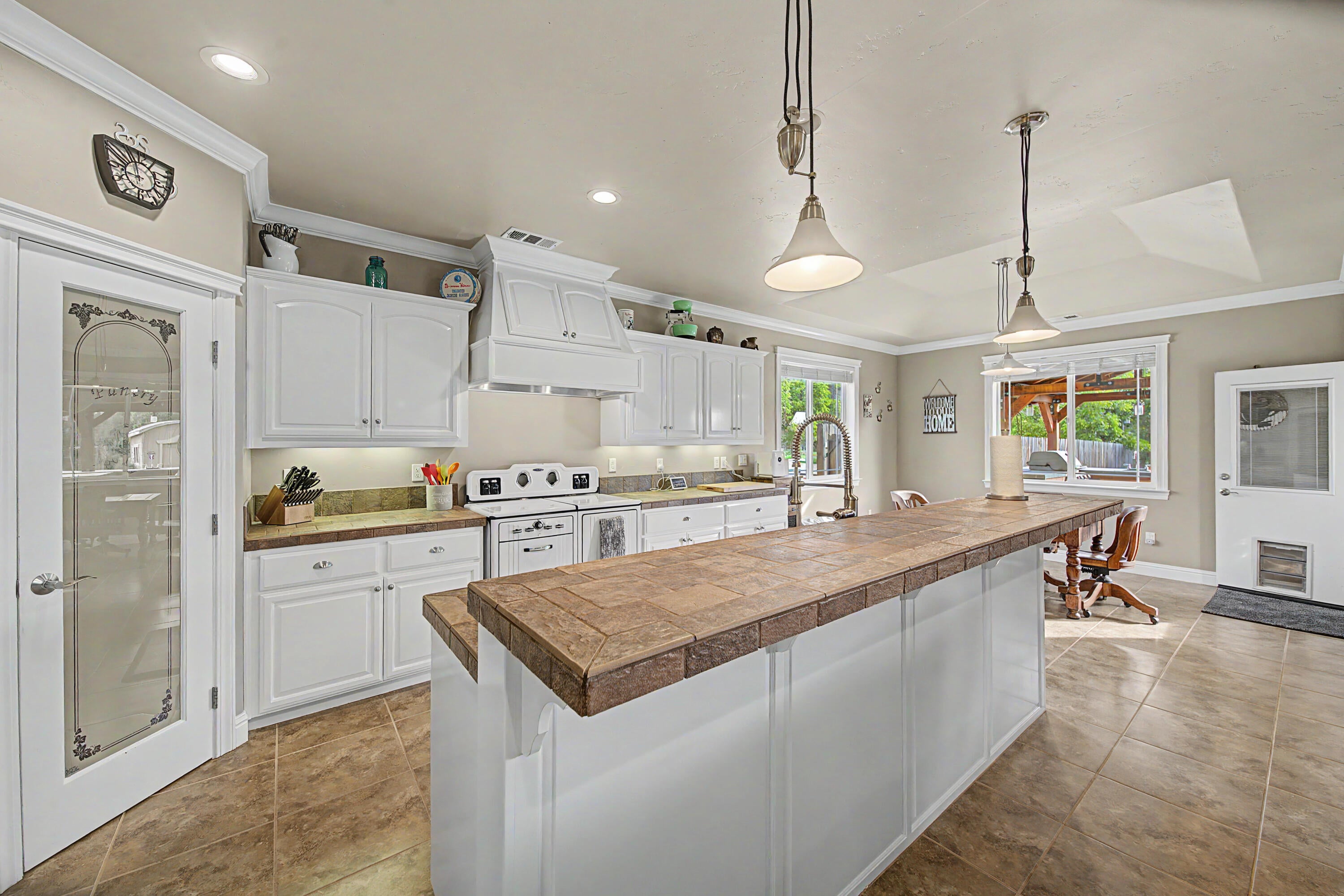 10279 Deschutes Road