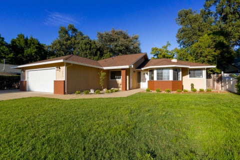 Photo of 5875 Farm House Lane, Redding, CA 96001 (MLS # 26-4338)