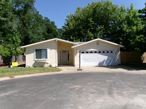 Photo of 1232 Crag Walk, Redding, CA 96003 (MLS # 25-4373)