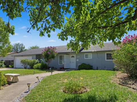 Photo of 1424 Calexico Drive, Redding, CA 96003 (MLS # 26-3193)