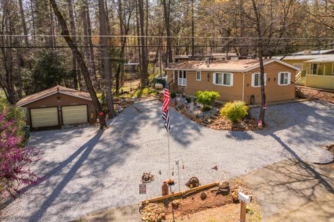 Photo of 18071 Pine Street, Lakehead, CA 96051 (MLS # 25-4666)