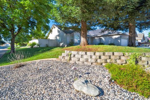 Photo of 1397 Empress Lane, Redding, CA 96002 (MLS # 26-1487)