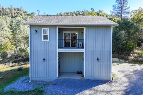 Photo of 19404 Peppernut Drive, Redding, CA 96003 (MLS # 26-325)