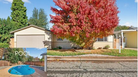 Photo of 2068 Solar Way, Redding, CA 96002 (MLS # 25-5182)