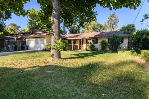 Photo of 6781 Reflection Street, Redding, CA 96001 (MLS # 25-2858)