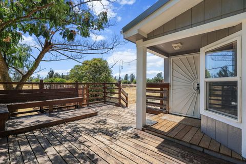 Photo of 17434 El Rio Lane, Anderson, CA 96007 (MLS # 26-195)