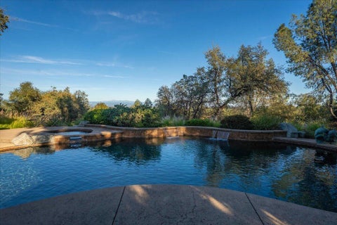 Photo of 8707 Knobhill Circle, Redding, CA 96001 (MLS # 26-4812)