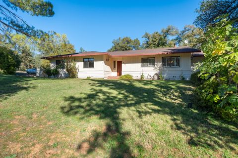 Photo of 8751 Goldstone Lane, Redding, CA 96001 (MLS # 26-2308)