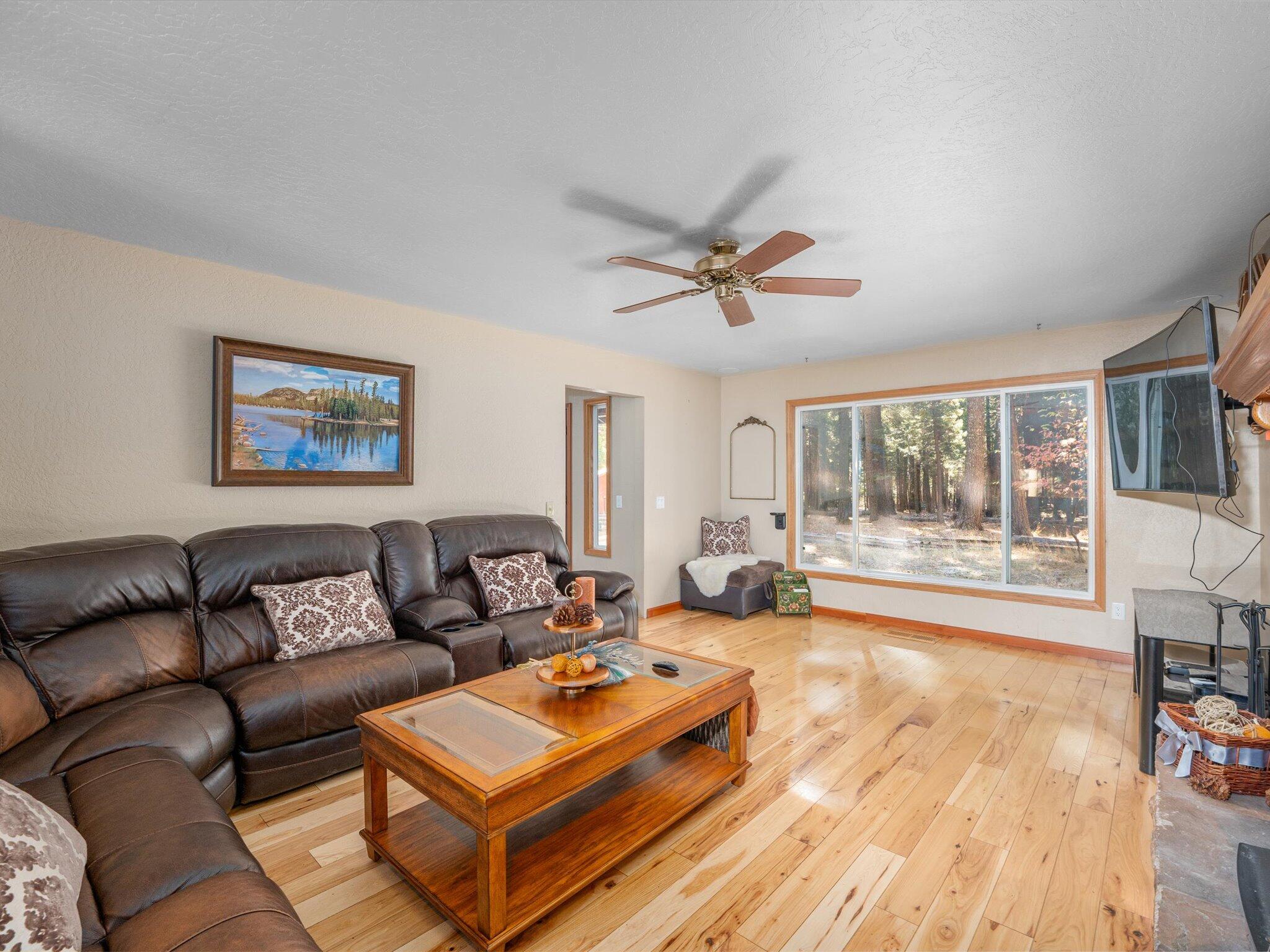 34820 Emigrant Trail
