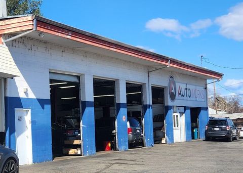 Photo of 2040 Eureka Way, Redding, CA 96001 (MLS # 26-151)