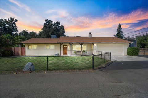 Photo of 60 Rose Lane, Redding, CA 96003 (MLS # 25-4528)